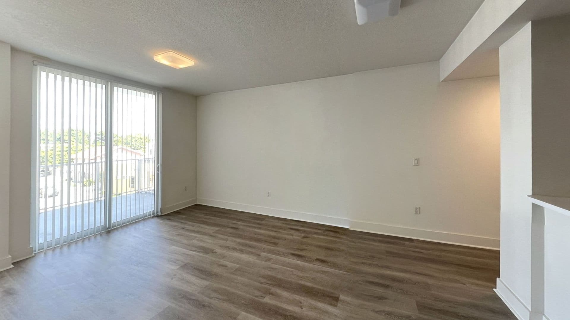 401 SW 17th Ave 4 of 6