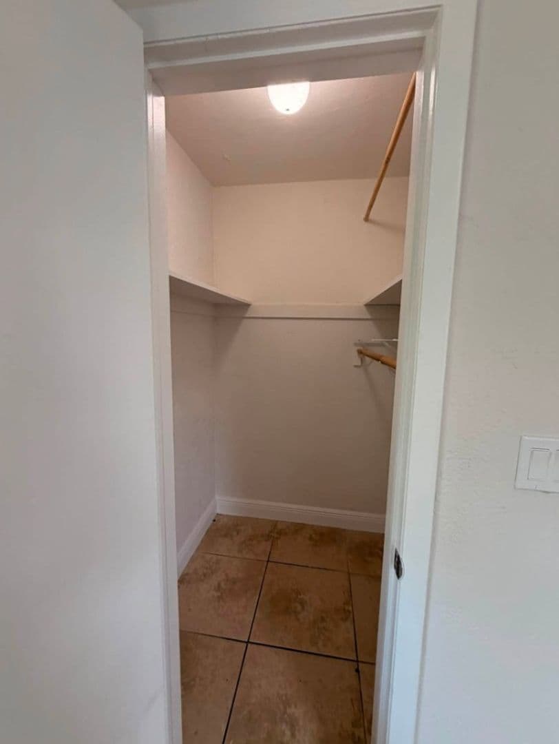 224 SW 4 Ave 8 of 13