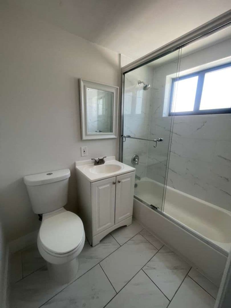 600 SW 9 AVE 13 of 21