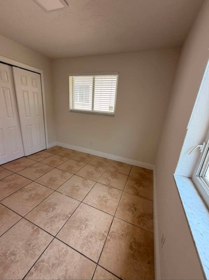 224 SW 4 Ave 6 of 13