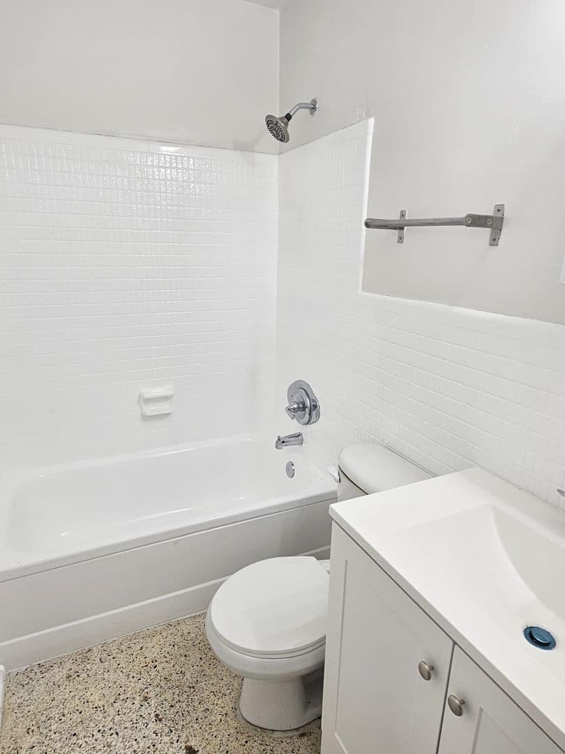 2999 W. Flagler 27 of 51