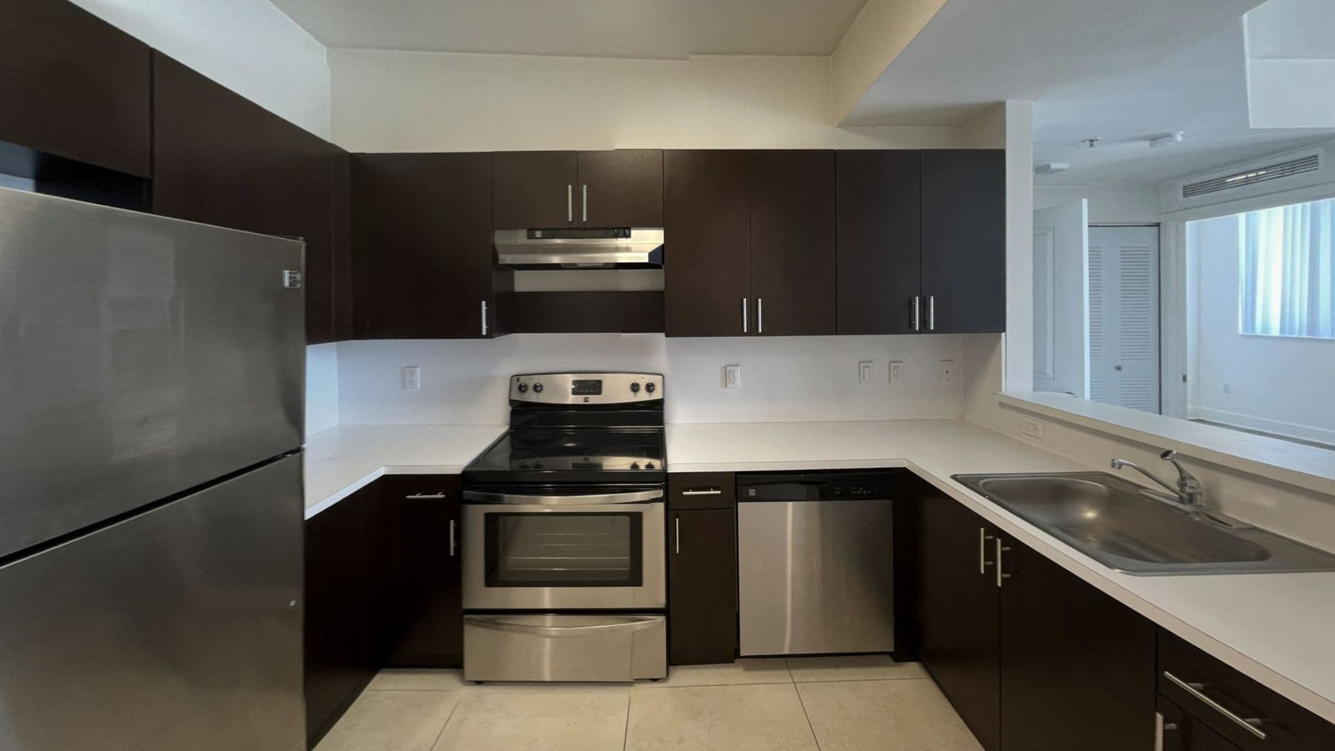 401 SW 17th Ave 2 of 6
