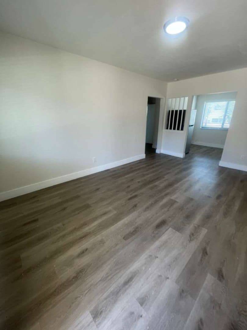 600 SW 9 AVE 15 of 21