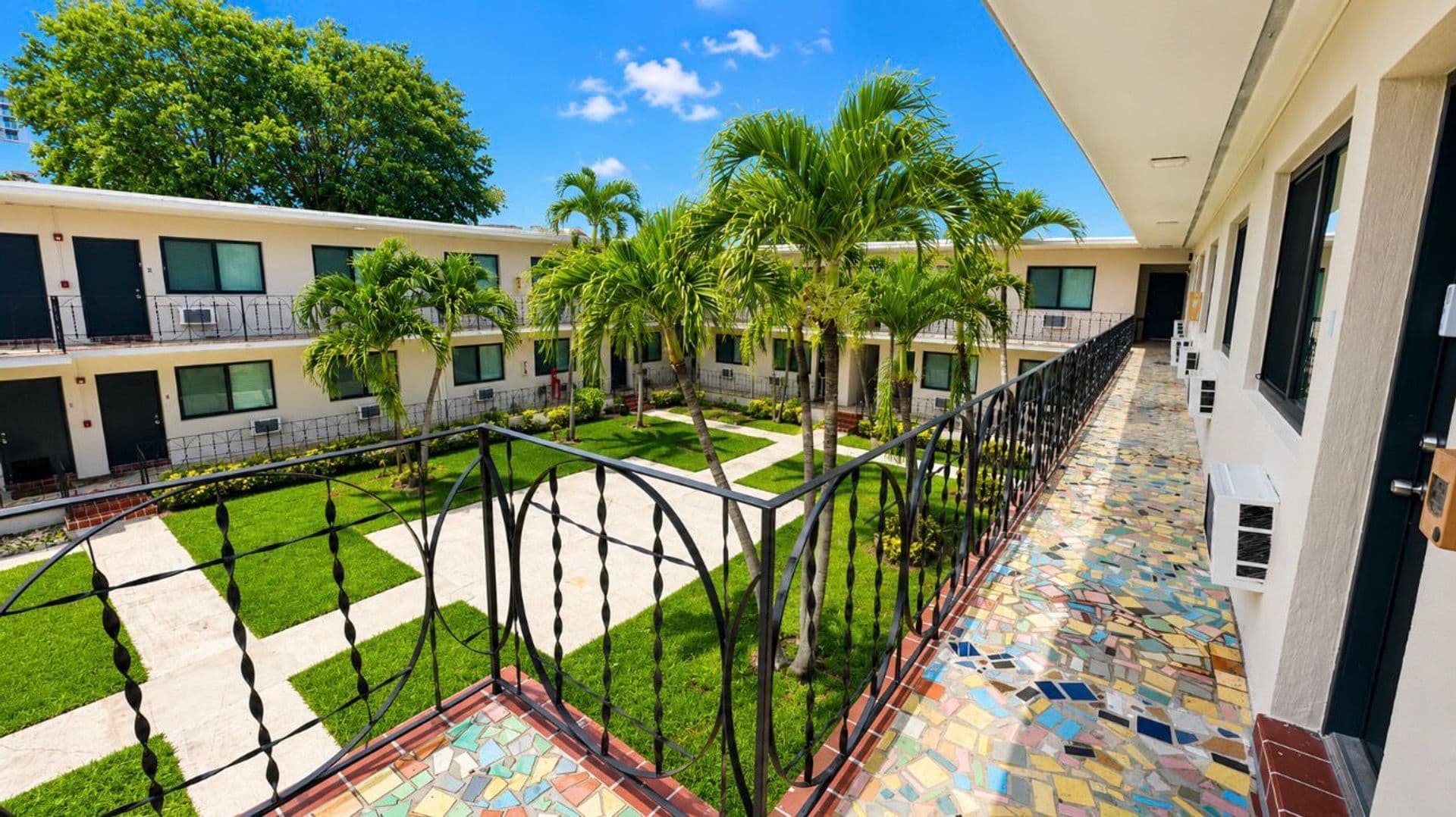 600 SW 9 AVE 3 of 21