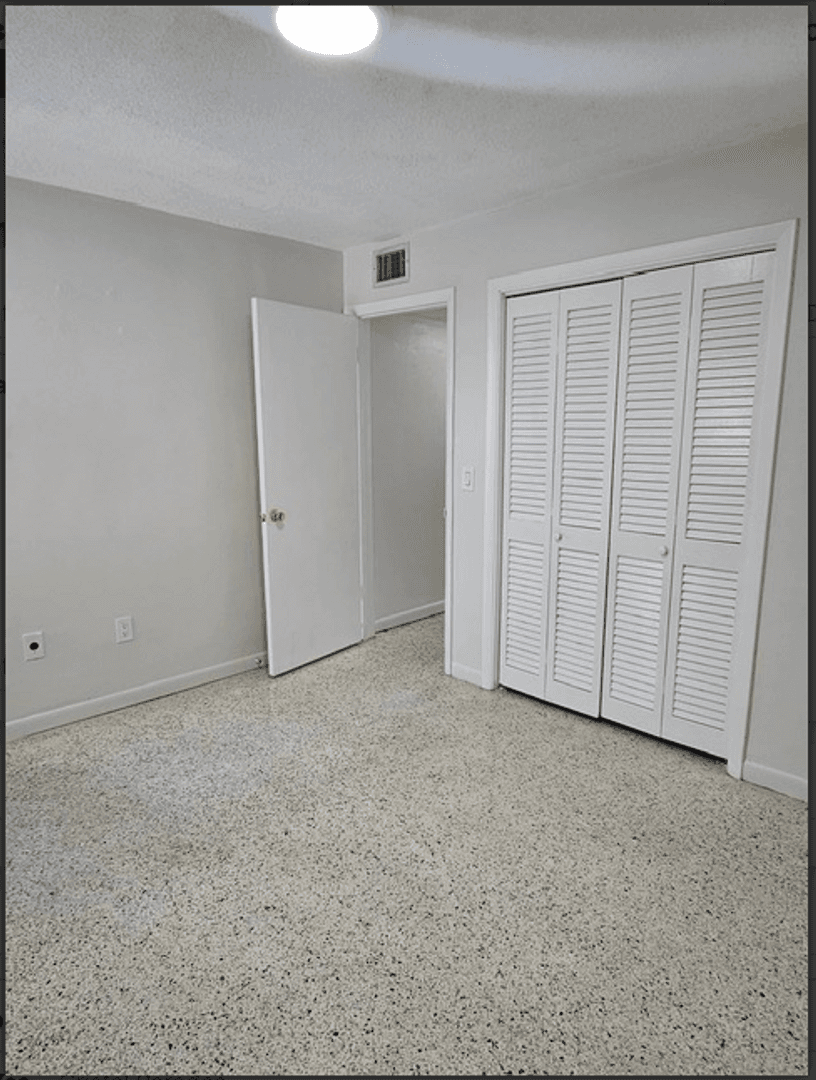 2999 W. Flagler 4 of 7