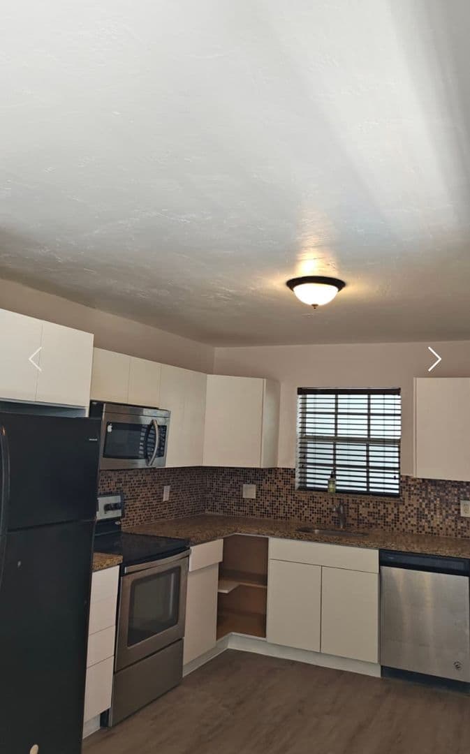 3270 West Trade Avenue 6 of 10
