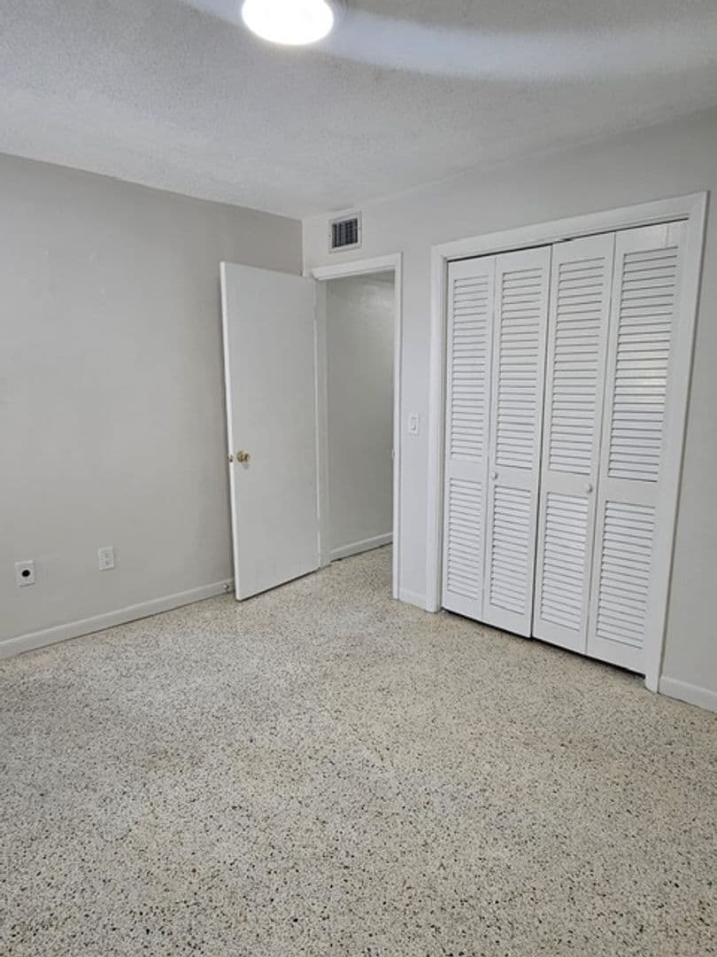 2999 W. Flagler 23 of 51