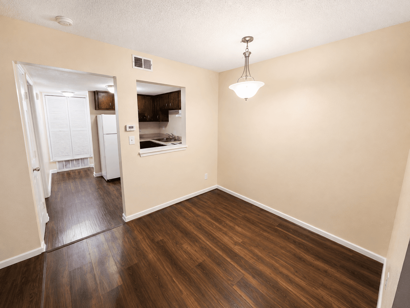 Belknap Apartments 5 of 11