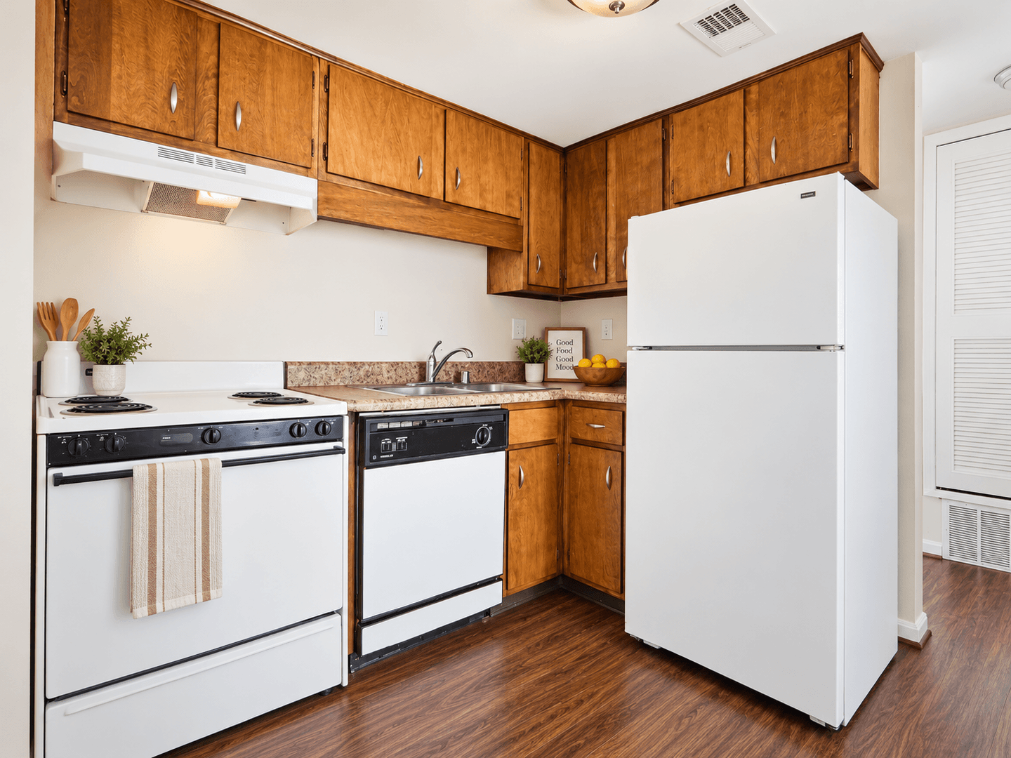 Belknap Apartments 4 of 10