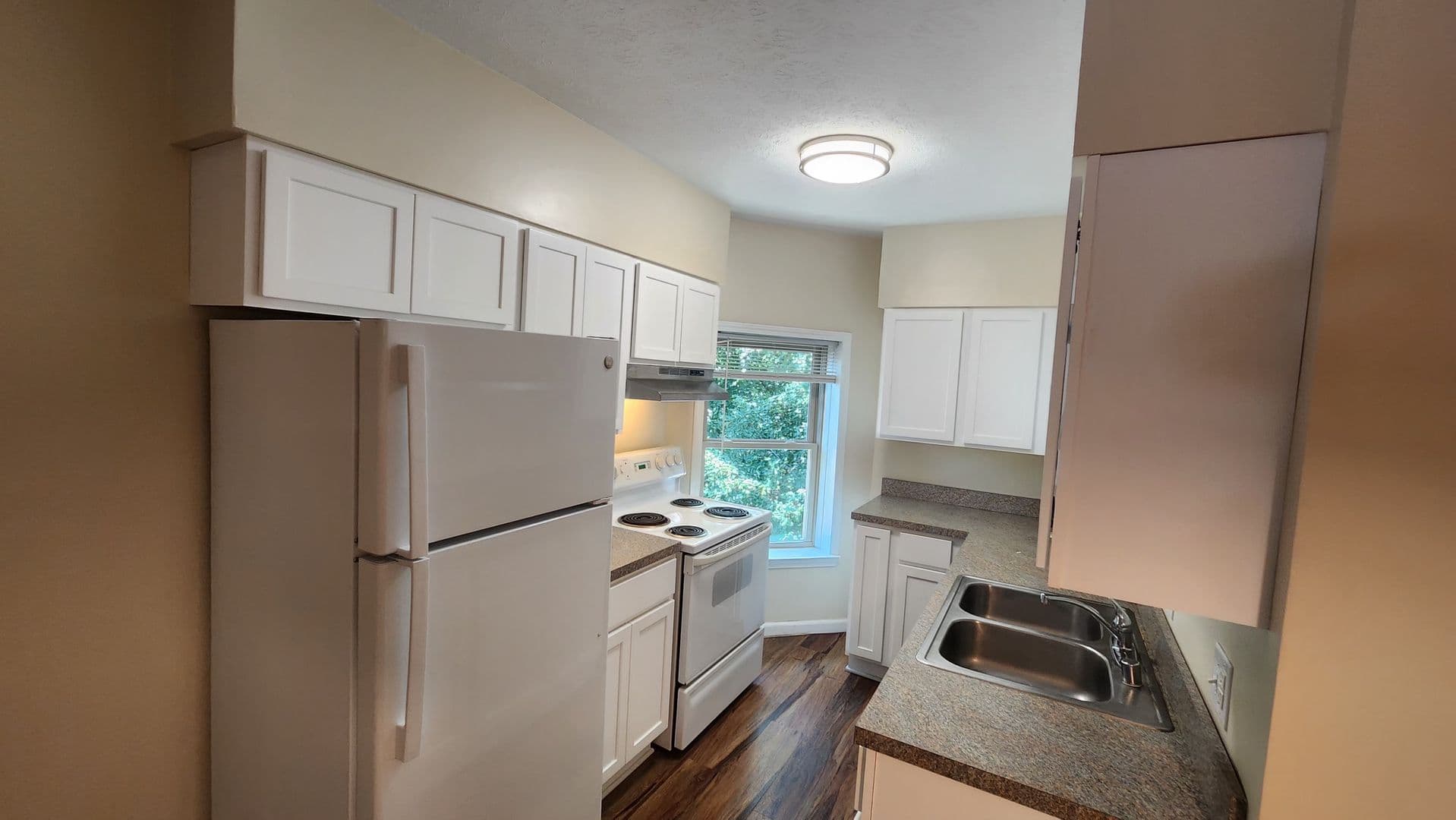 Belknap Apartments 7 of 20