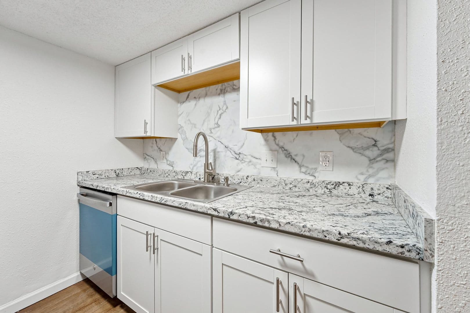 1900 Parkside Apartments 3 of 11