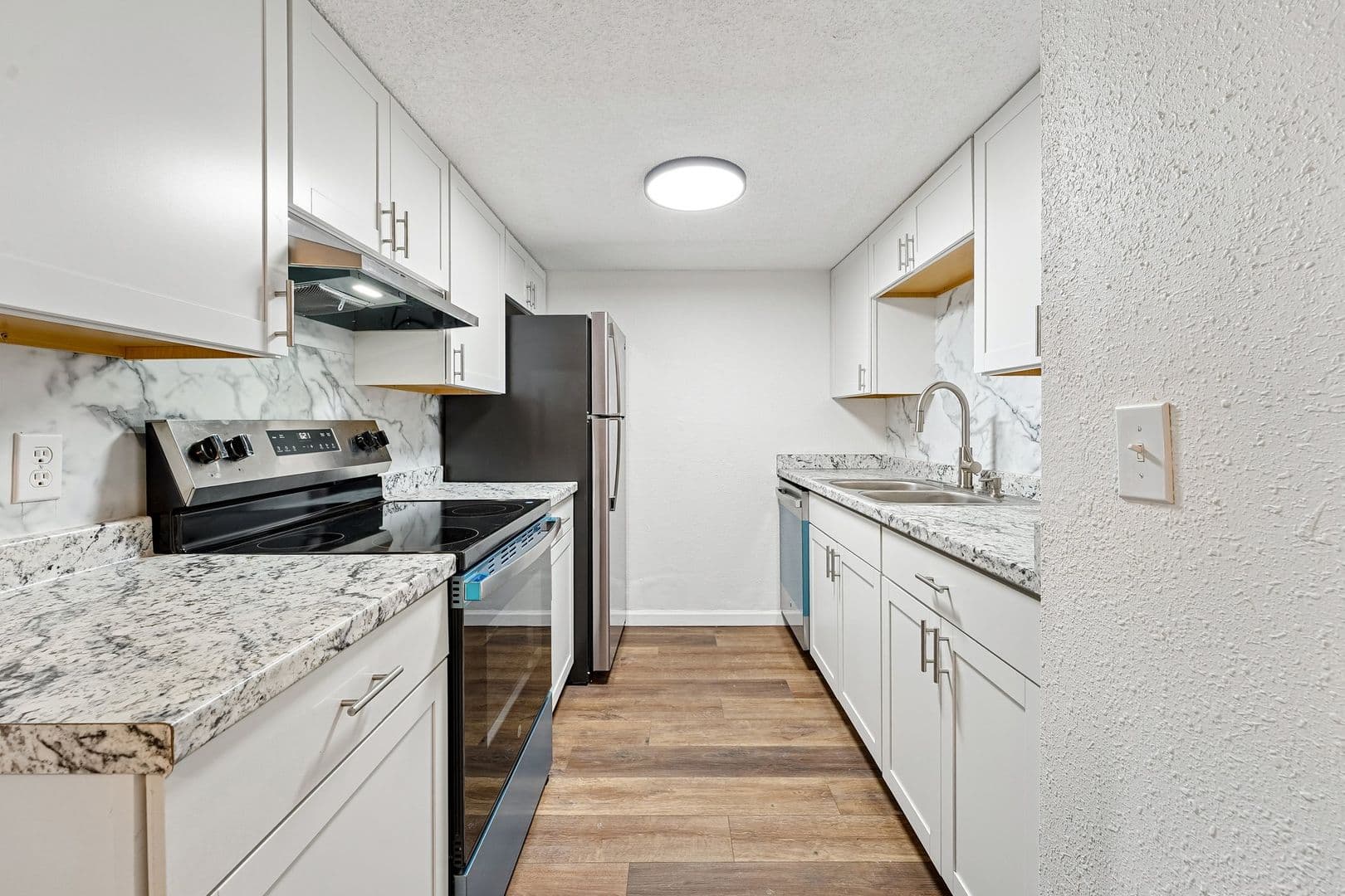 1900 Parkside Apartments 2 of 11