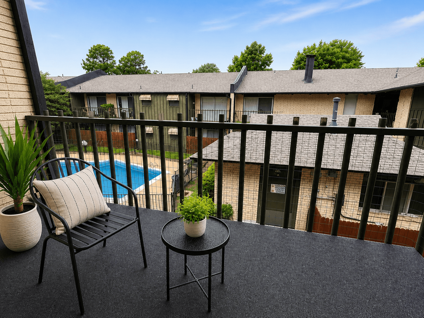 El Dorado Apartments 4 of 8