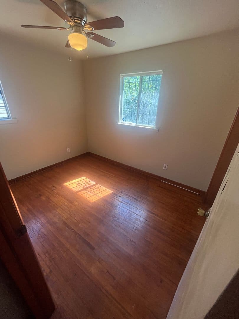 Diamond Standard - 810 E 52nd St North 7 of 10