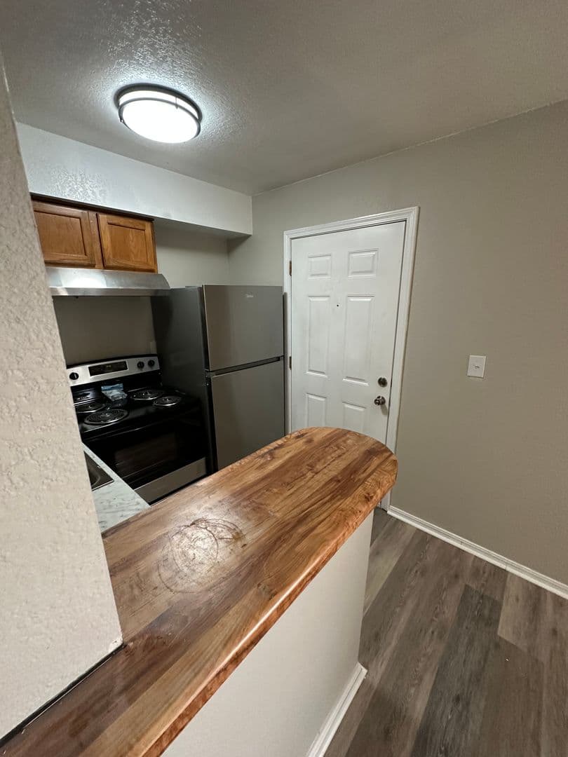 Silver Standard 1730 E 67th St. K #303 7 of 14