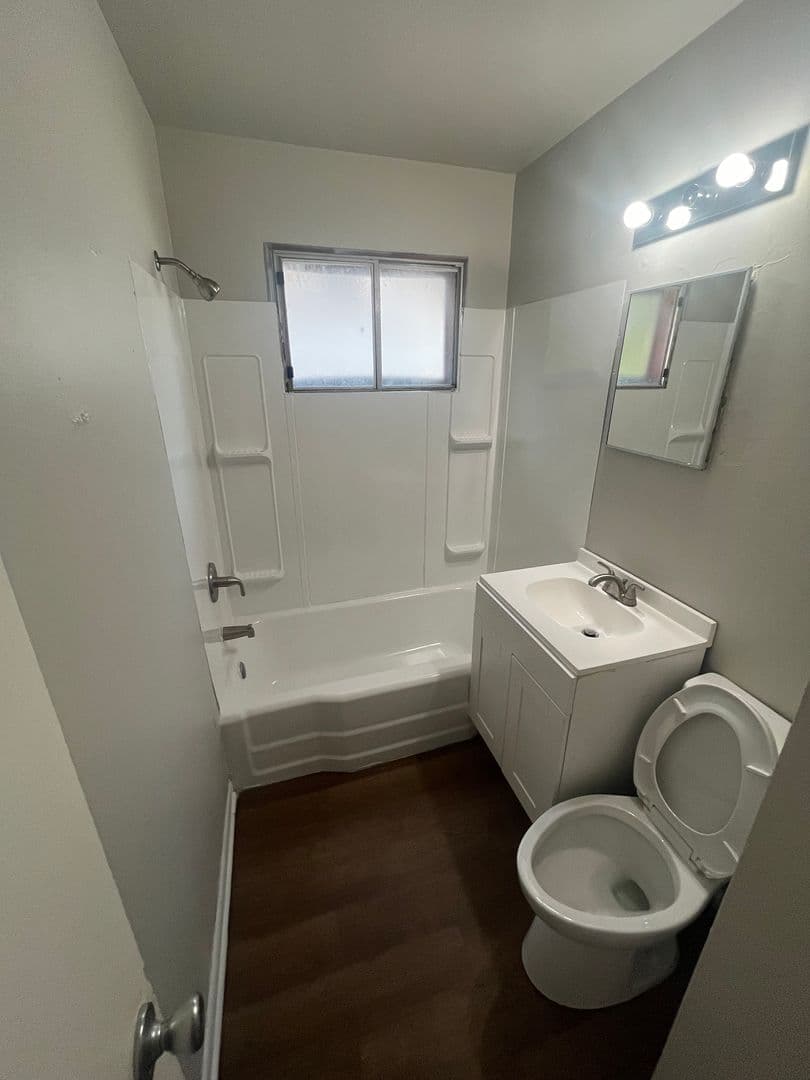 Gold Standard Investments - 528 e 49th pl n 11 of 13