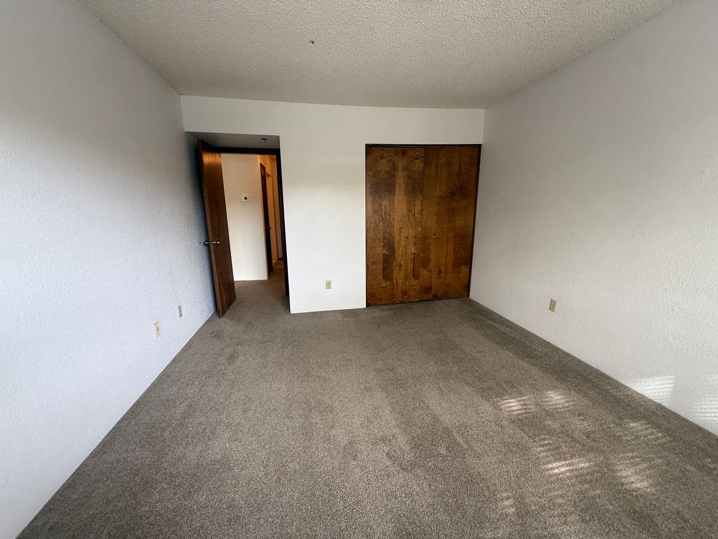 PRKP1 - Park Plaza Apartments 7 of 13