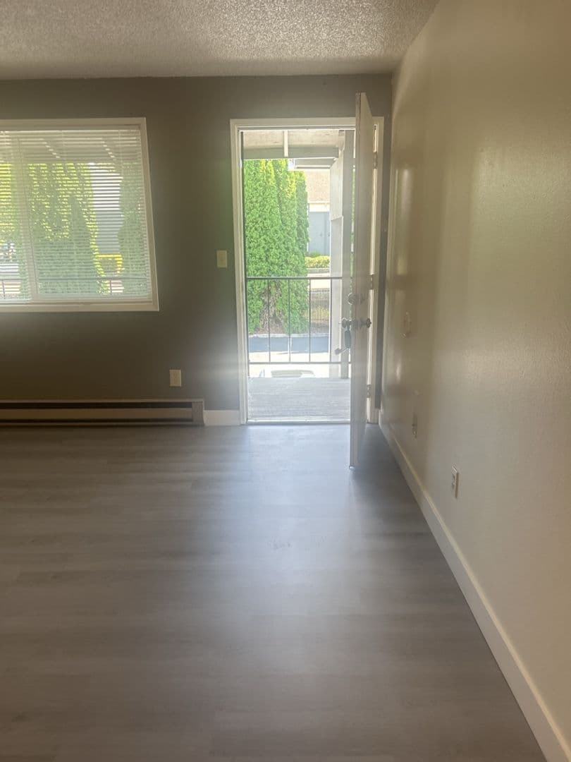 OAKT - Oak Terrace Apartments 2 of 7