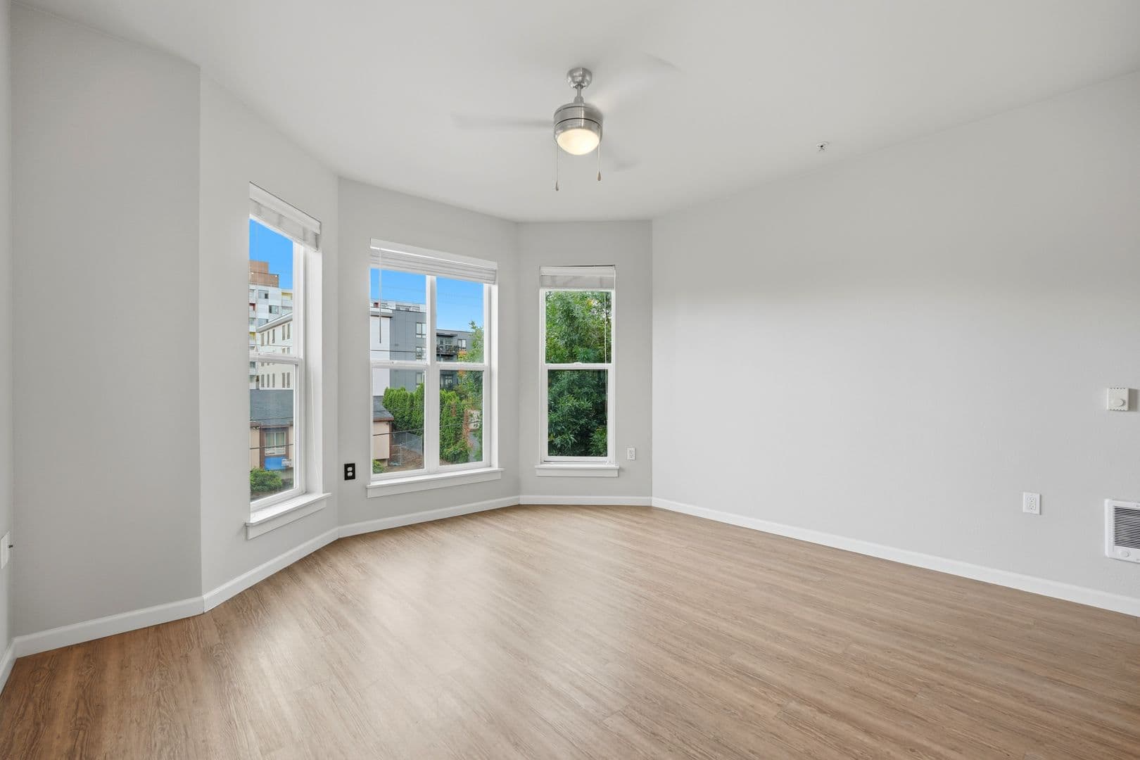 SELL - Sellwood Apartments 7 of 16