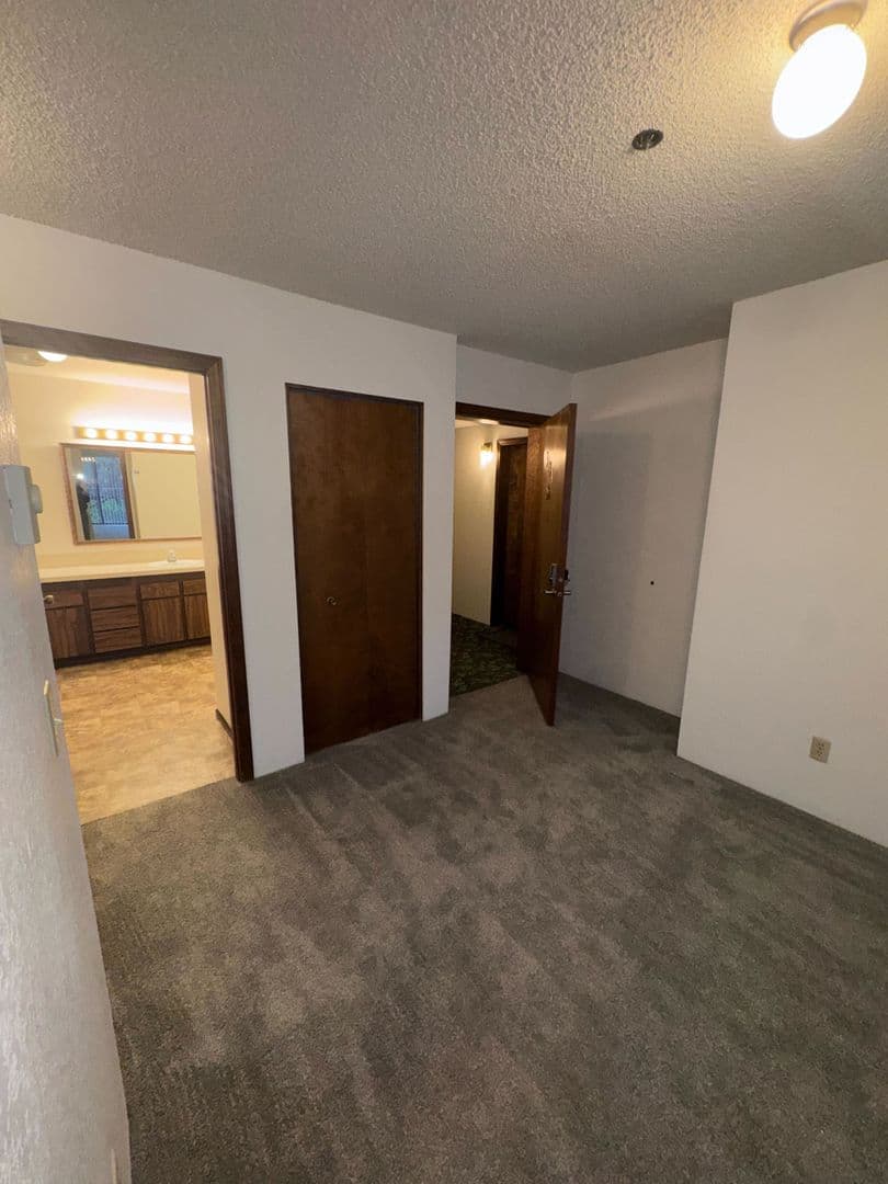 PRKP1 - Park Plaza Apartments 7 of 15
