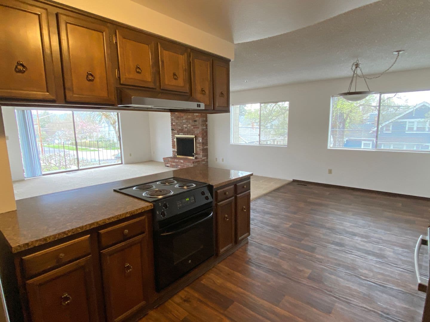 PRKP1 - Park Plaza Apartments 3 of 8