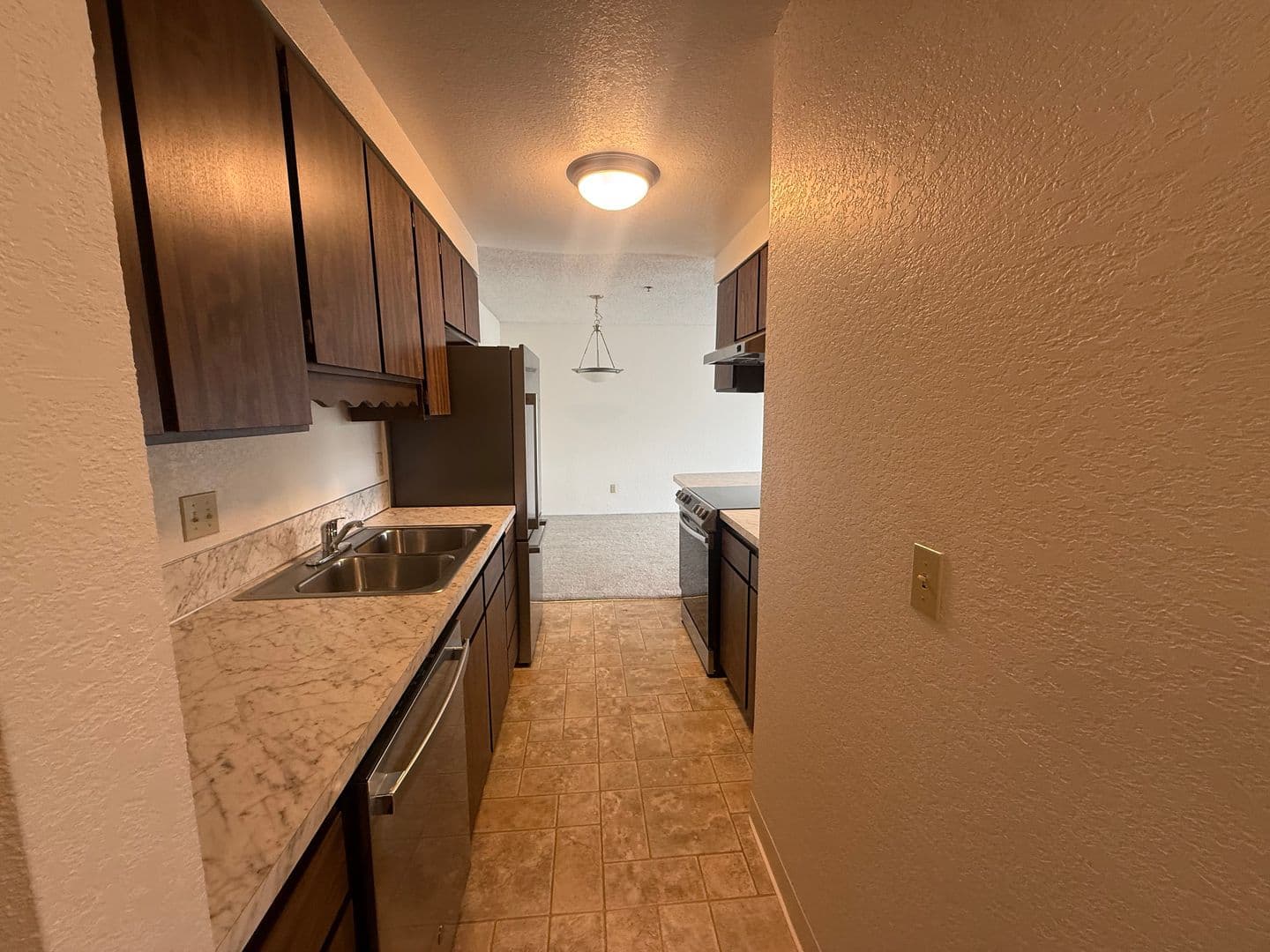 PRKP1 - Park Plaza Apartments 2 of 11