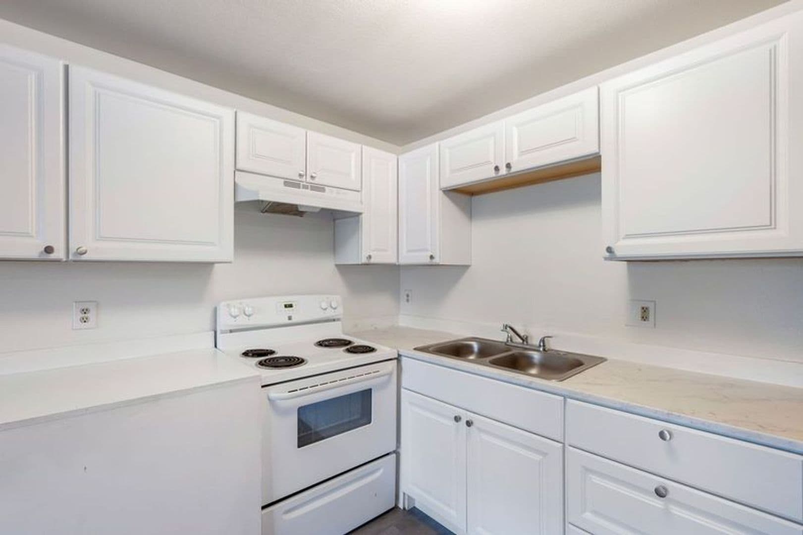 OAKT - Oak Terrace Apartments 4 of 12