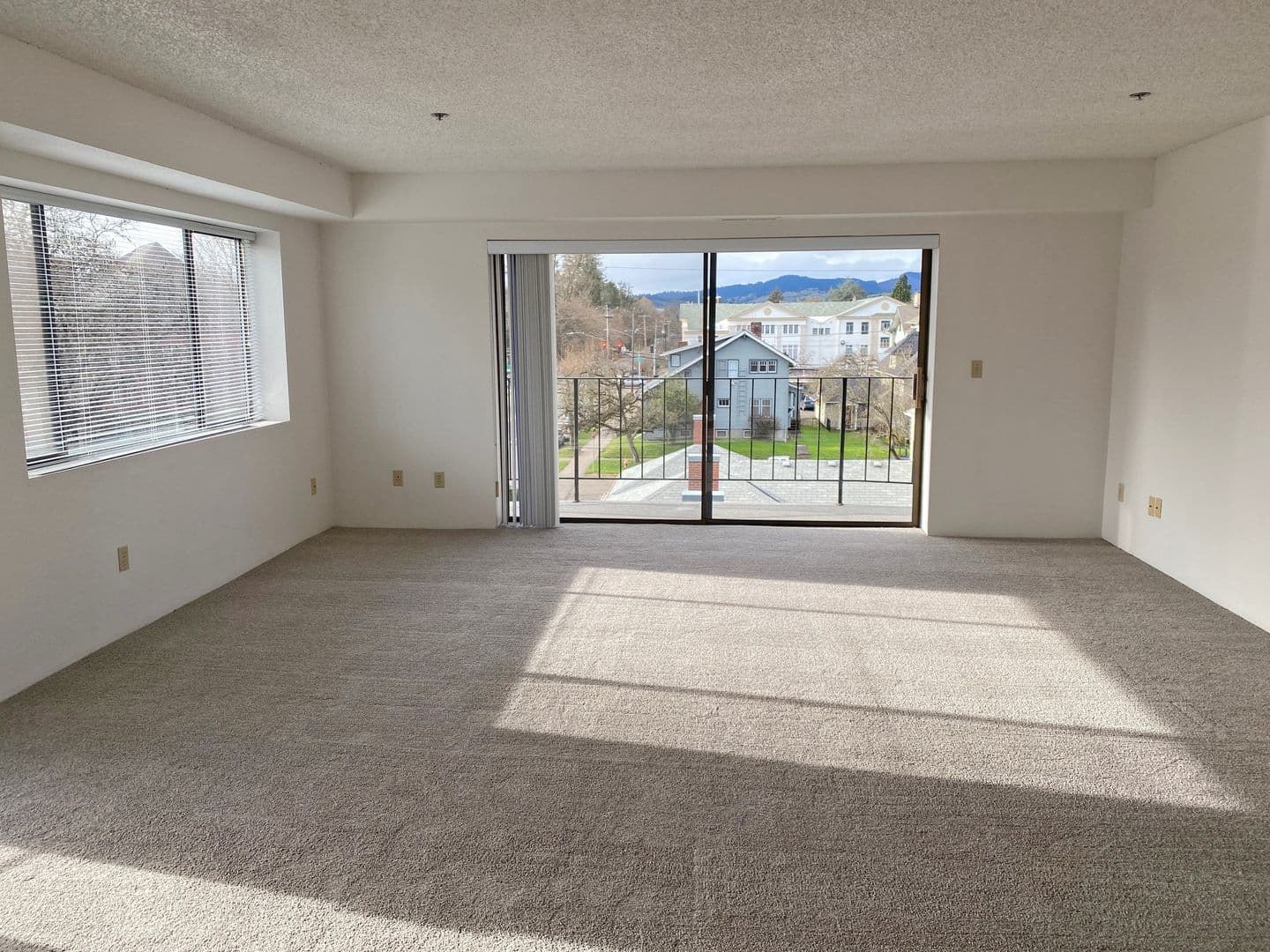PRKP1 - Park Plaza Apartments 2 of 6