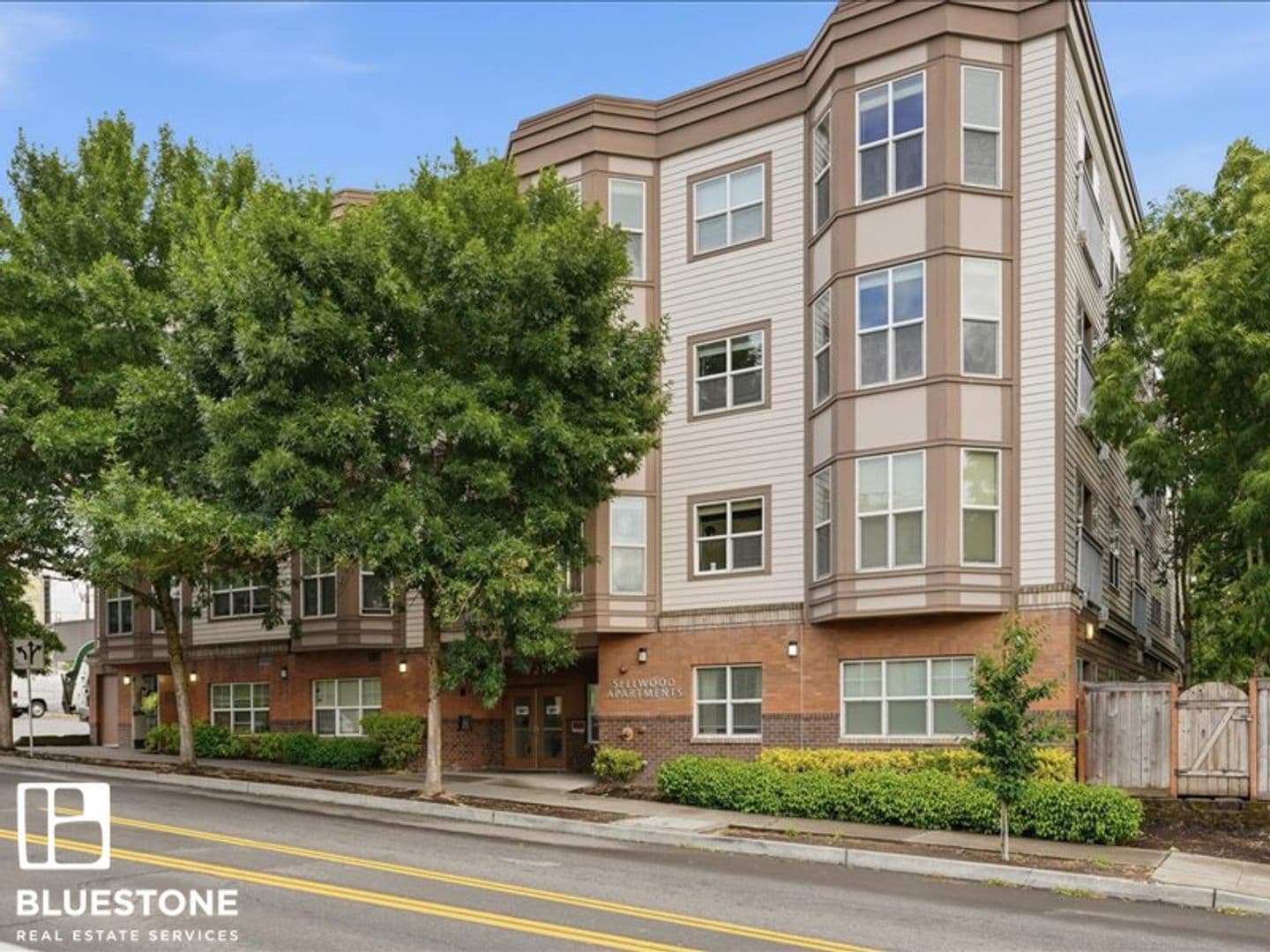 SELL - Sellwood Apartments 17 of 17