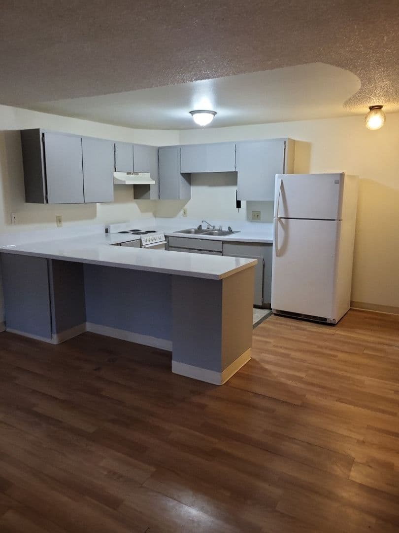 OAKT - Oak Terrace Apartments 4 of 11