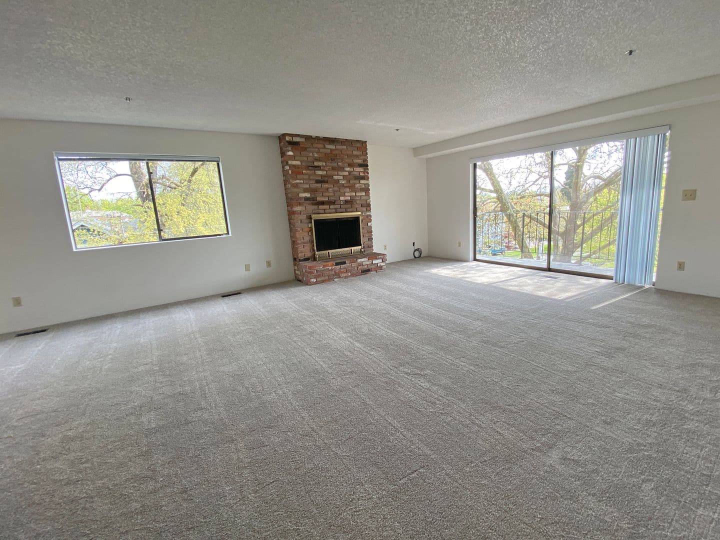 PRKP1 - Park Plaza Apartments 2 of 6