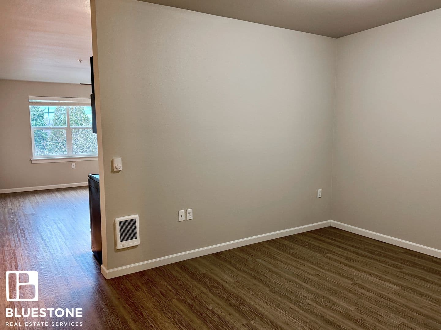 SELL - Sellwood Apartments 7 of 10