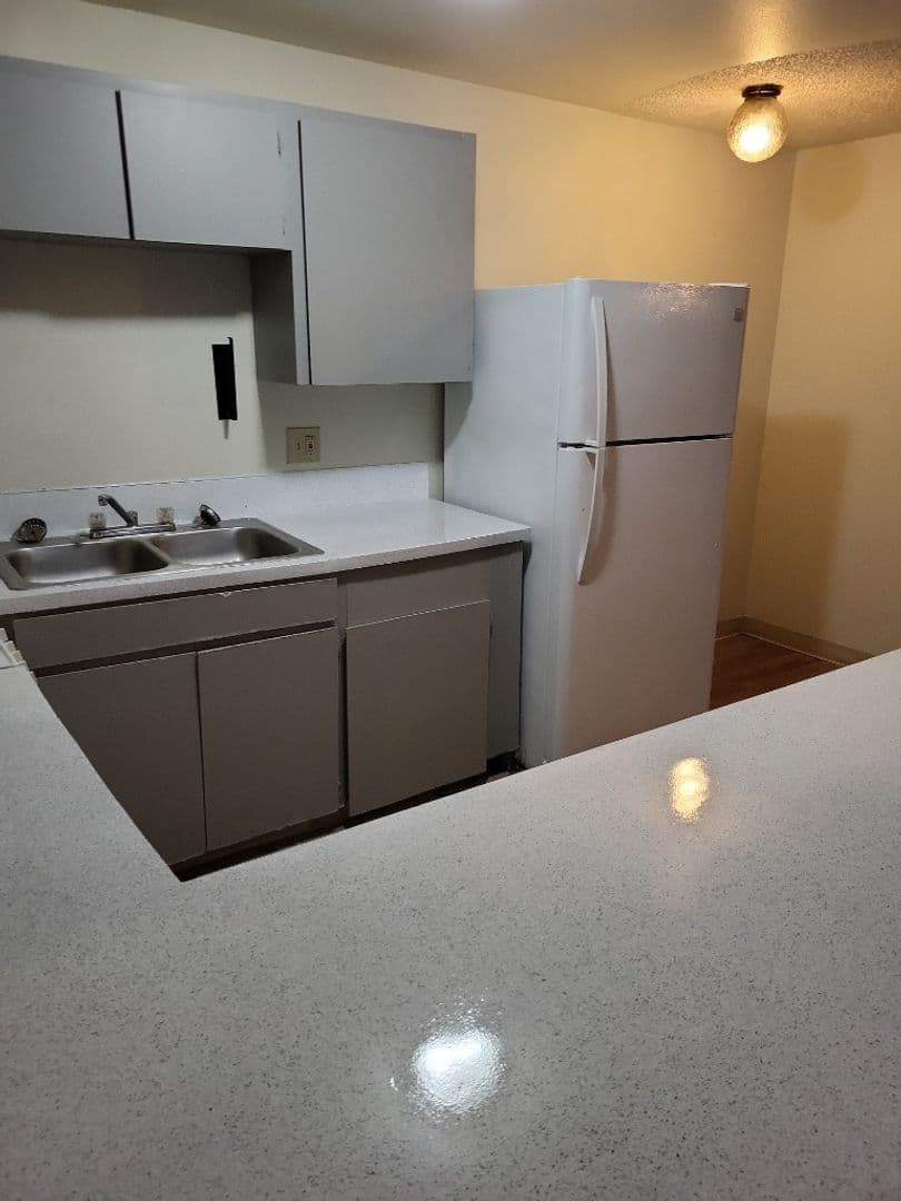 OAKT - Oak Terrace Apartments 3 of 11