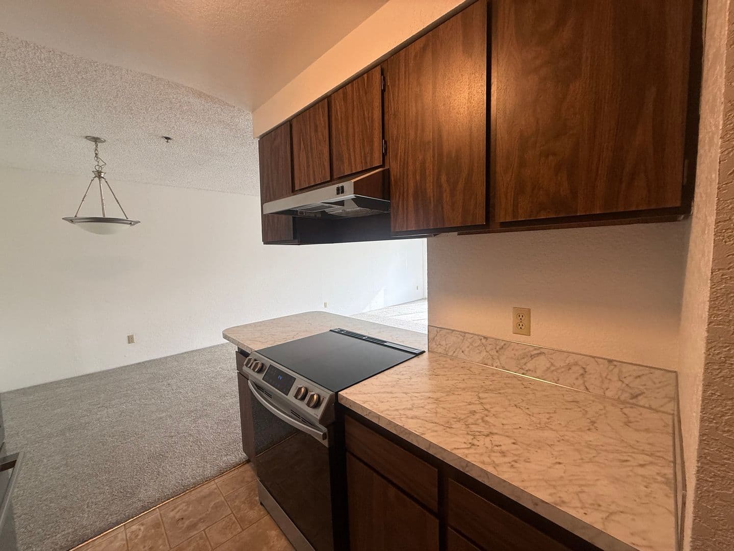 PRKP1 - Park Plaza Apartments 3 of 11