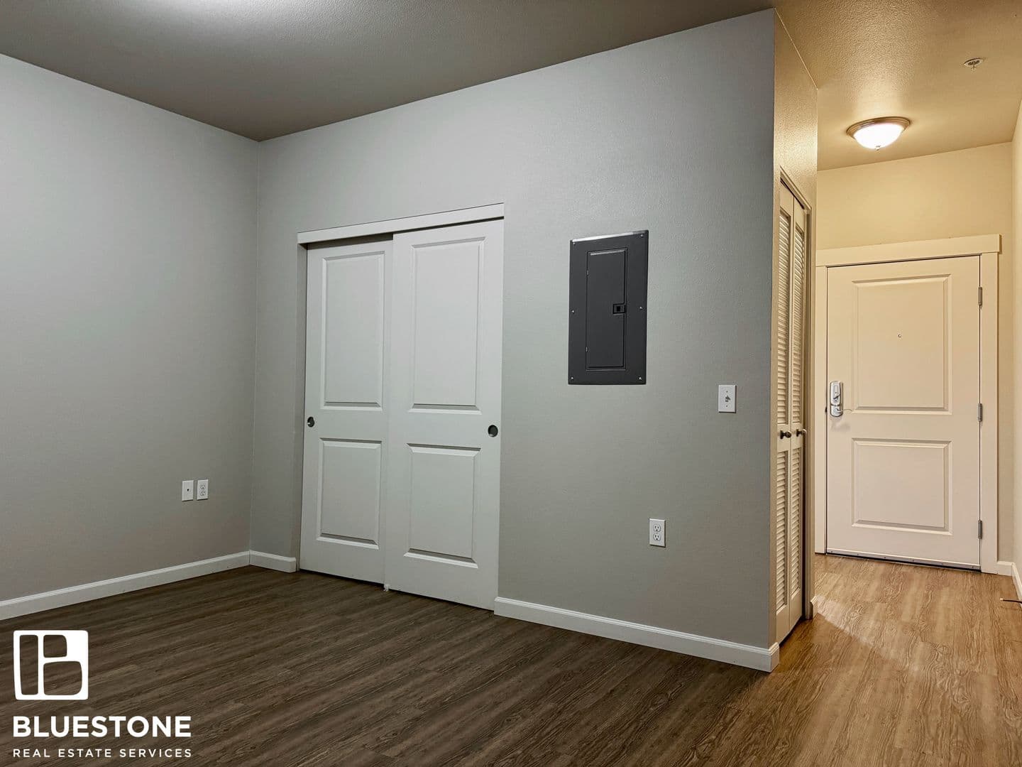 SELL - Sellwood Apartments 8 of 10