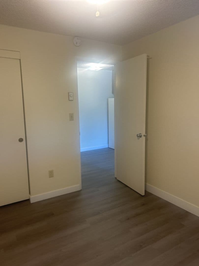 OAKT - Oak Terrace Apartments 4 of 7