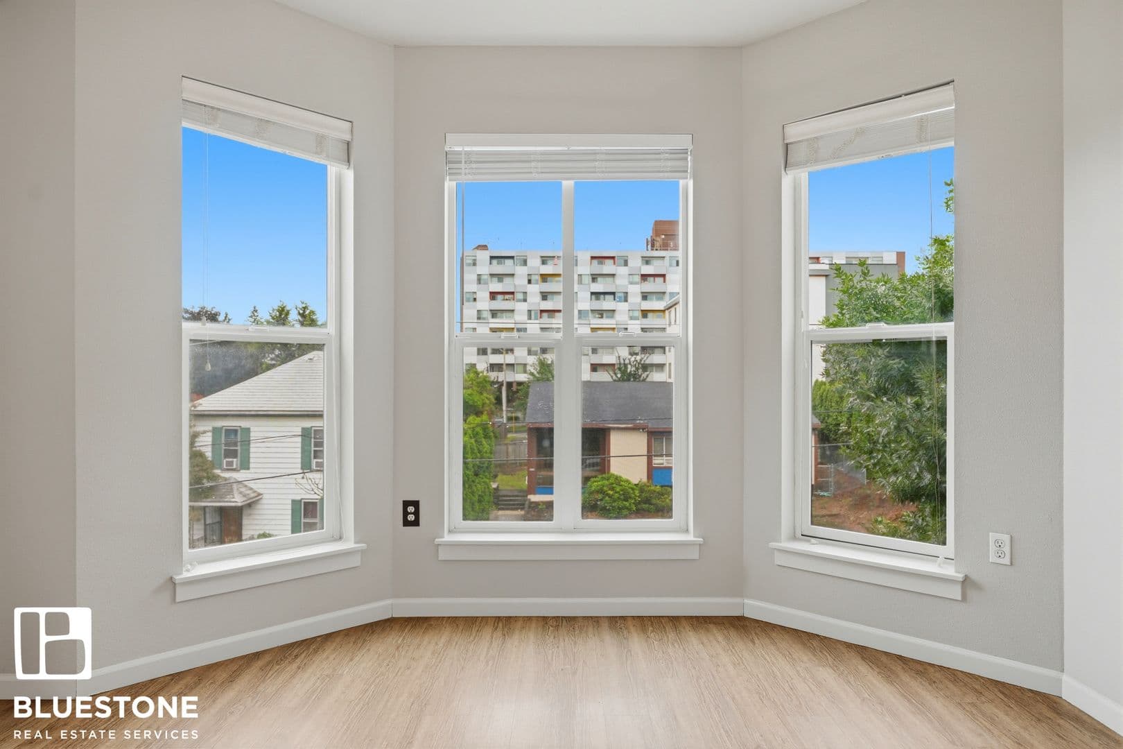 SELL - Sellwood Apartments 2 of 17