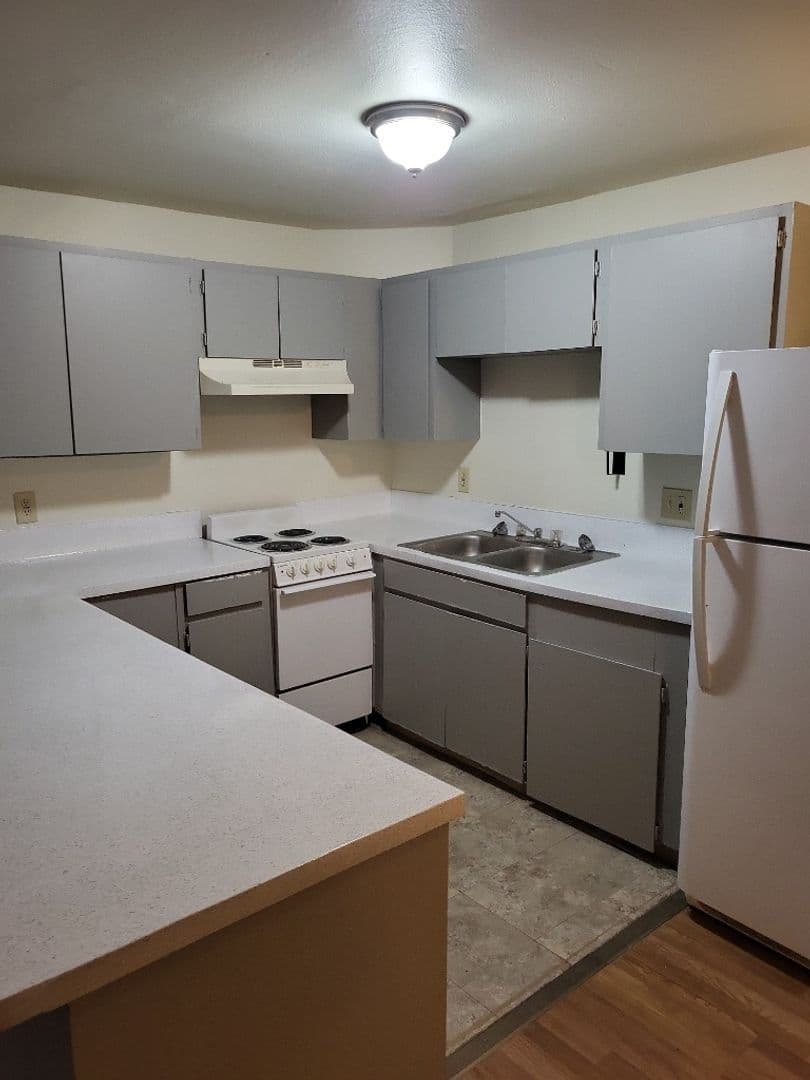 OAKT - Oak Terrace Apartments 1 of 11