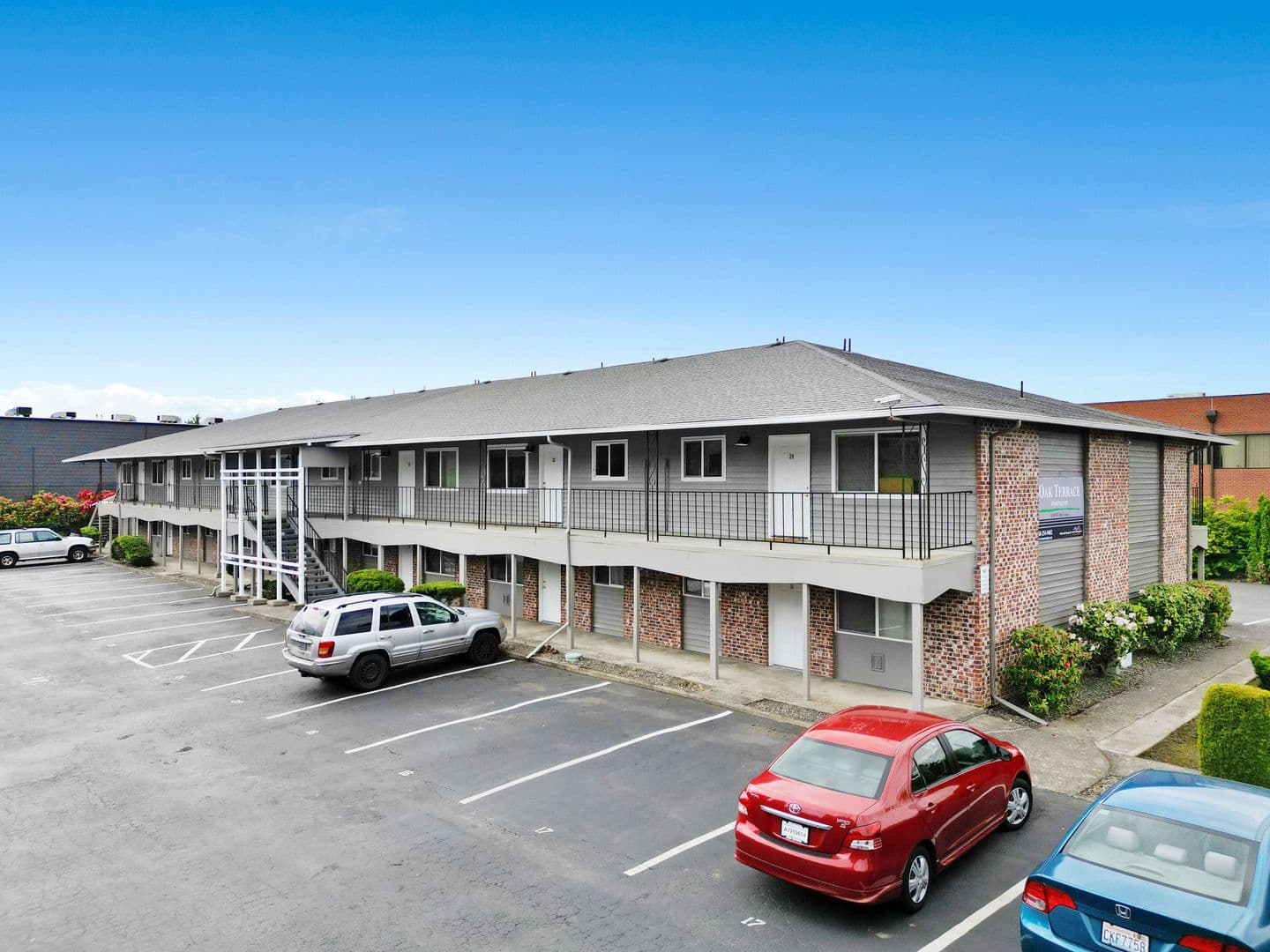 OAKT - Oak Terrace Apartments 2 of 12