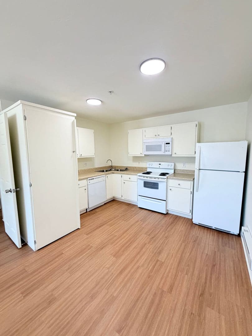 Cedar Creek Apartment Homes 1 of 9