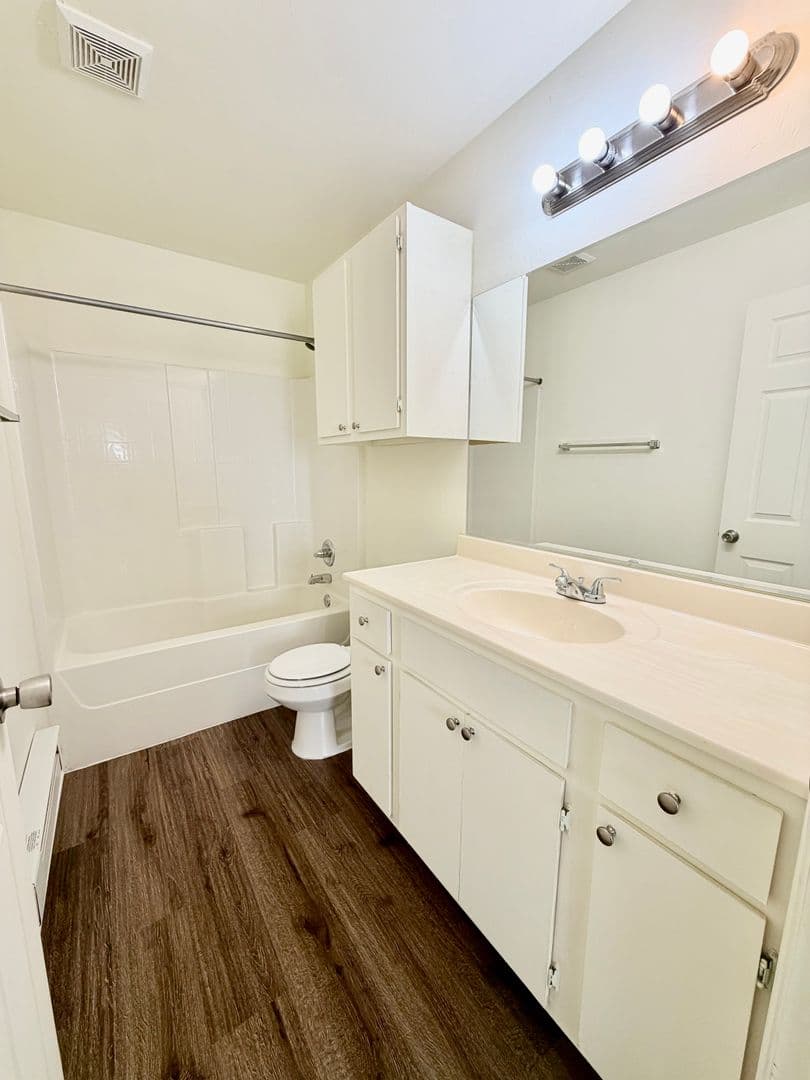 Cedar Creek Apartment Homes 6 of 7