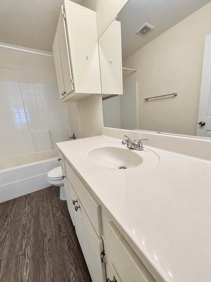 Cedar Creek Apartment Homes 8 of 10