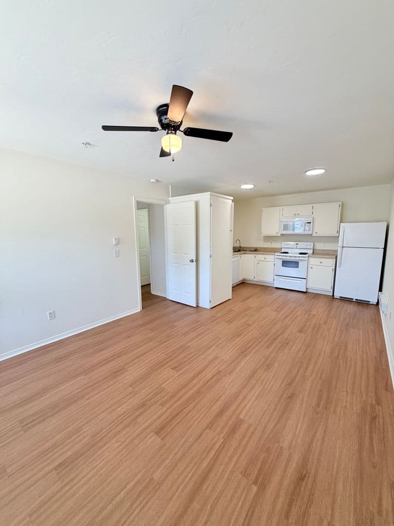 Cedar Creek Apartment Homes 6 of 9