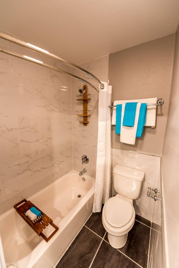 Axiom Apartments 7 of 11