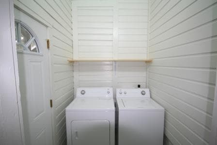Adorable Apt in Historic Building - ONE Block to Duke! 10 of 10
