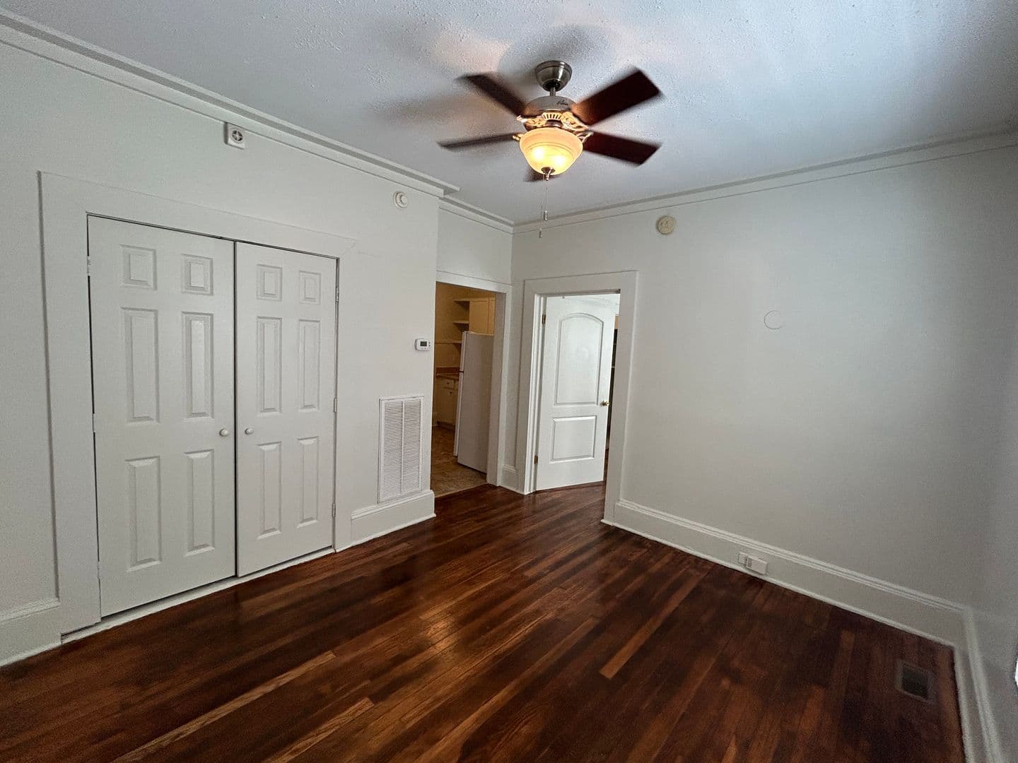 Adorable Apt in Historic Building - ONE Block to Duke! 2 of 10