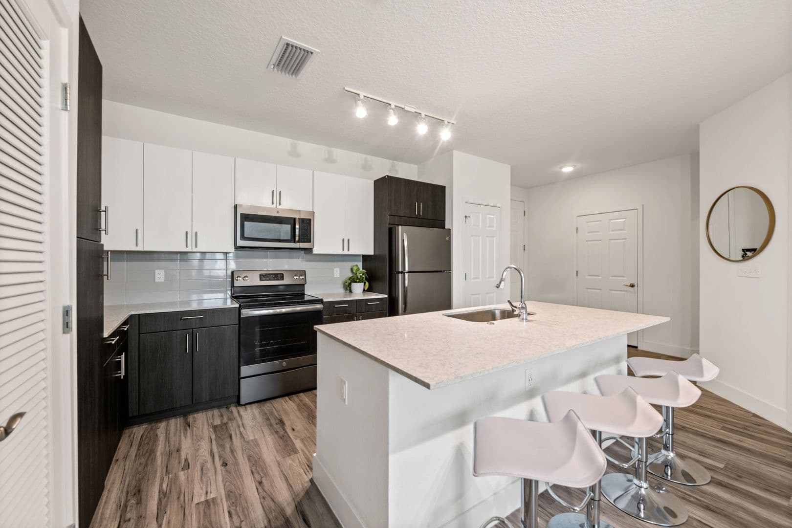 BOLD Lofts (Apartments) 4 of 6