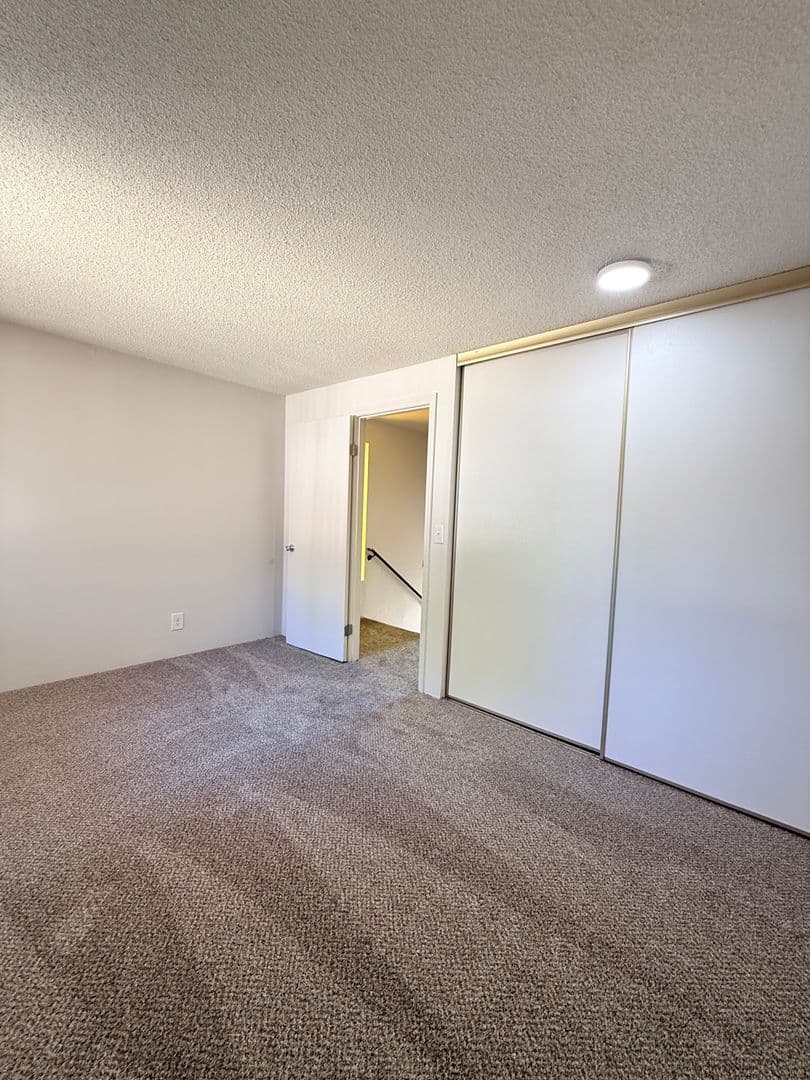 MF 39 - Rolling Hills Townhouses 6 of 23
