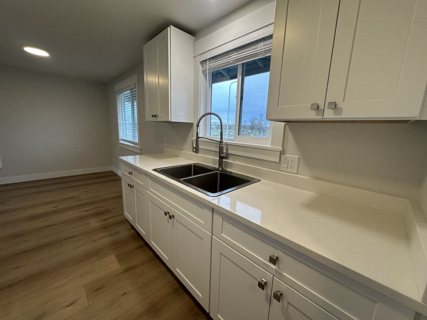 MF 36 - Columbia Villa Apartments 2 of 22