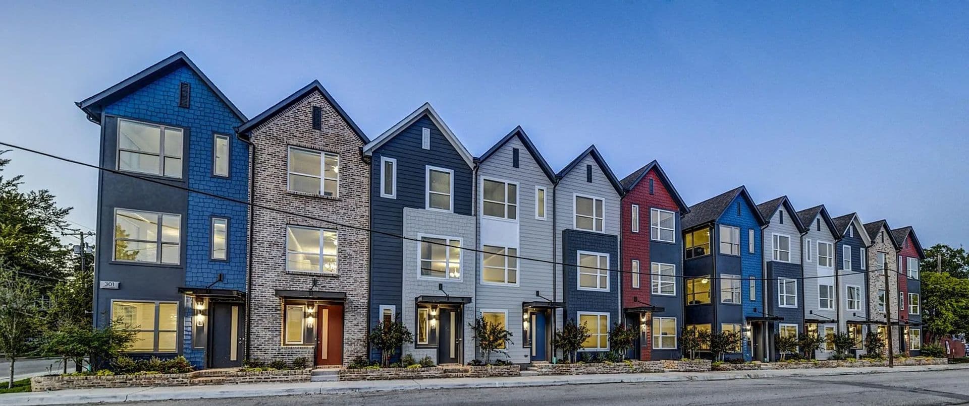 301 E Lamar Street 1 of 29